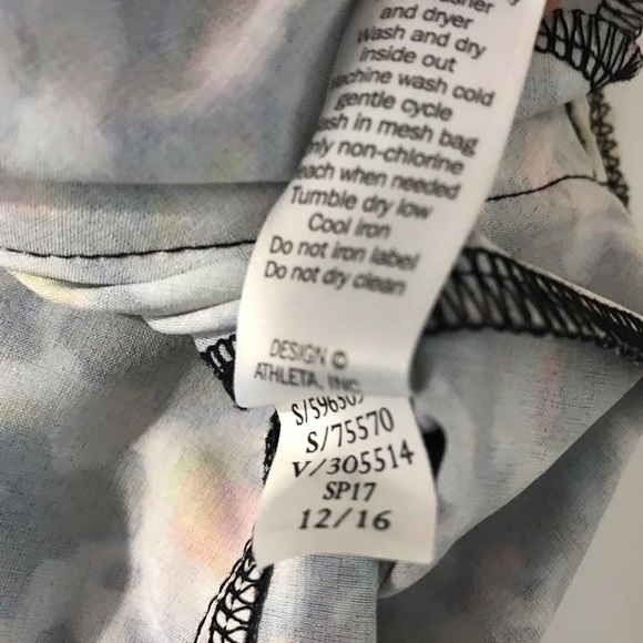 Athleta multi color abstract print shorts - Picture 6 of 6